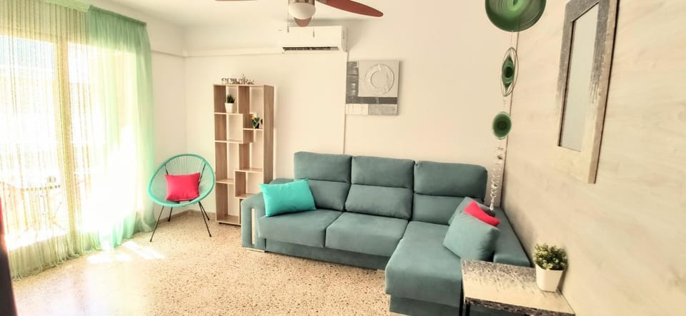 Living room, Seating area, air conditioner