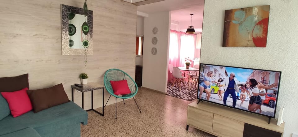 Communal lounge/ TV room, Living room, Seating area