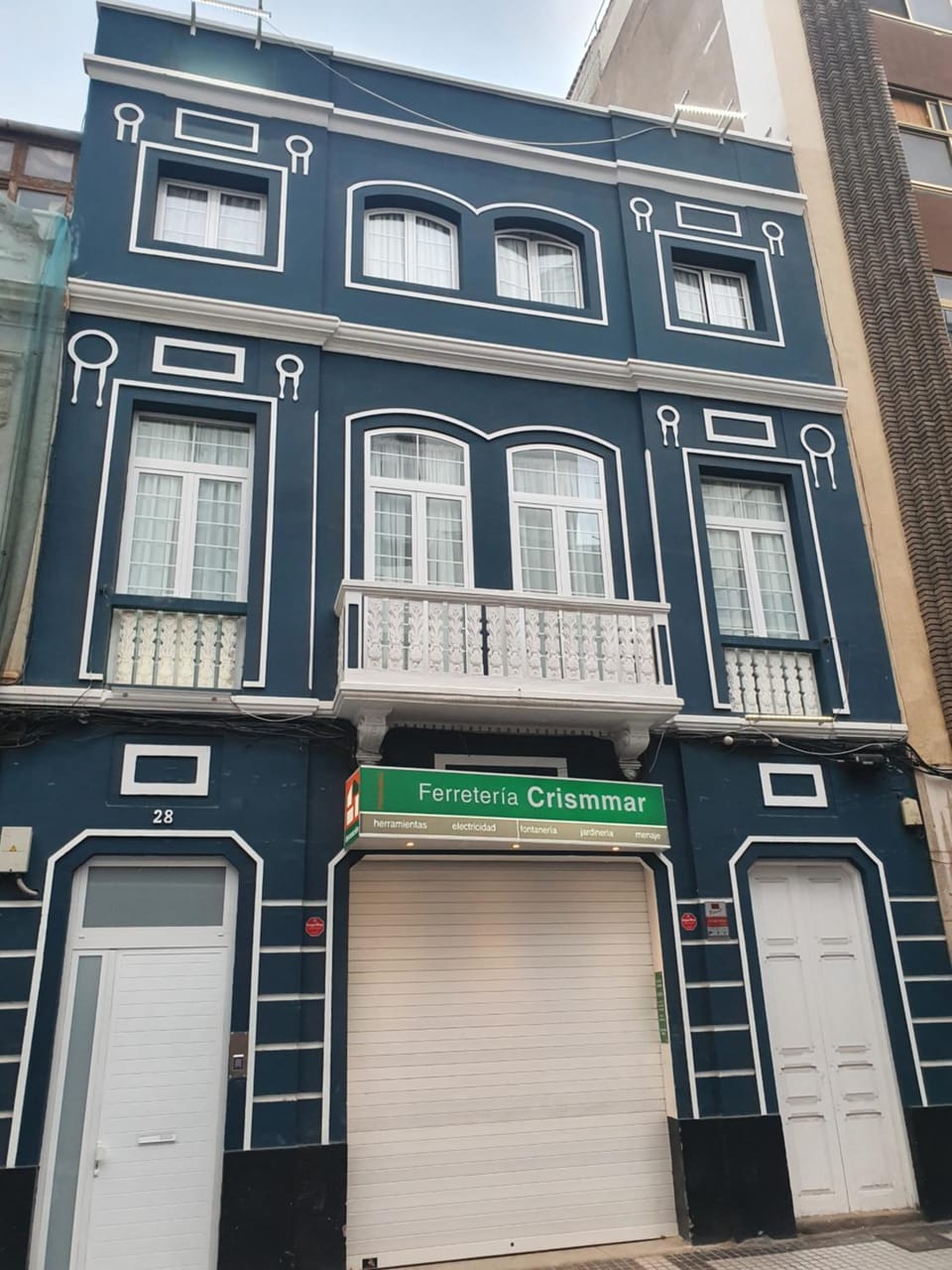 Facade/entrance