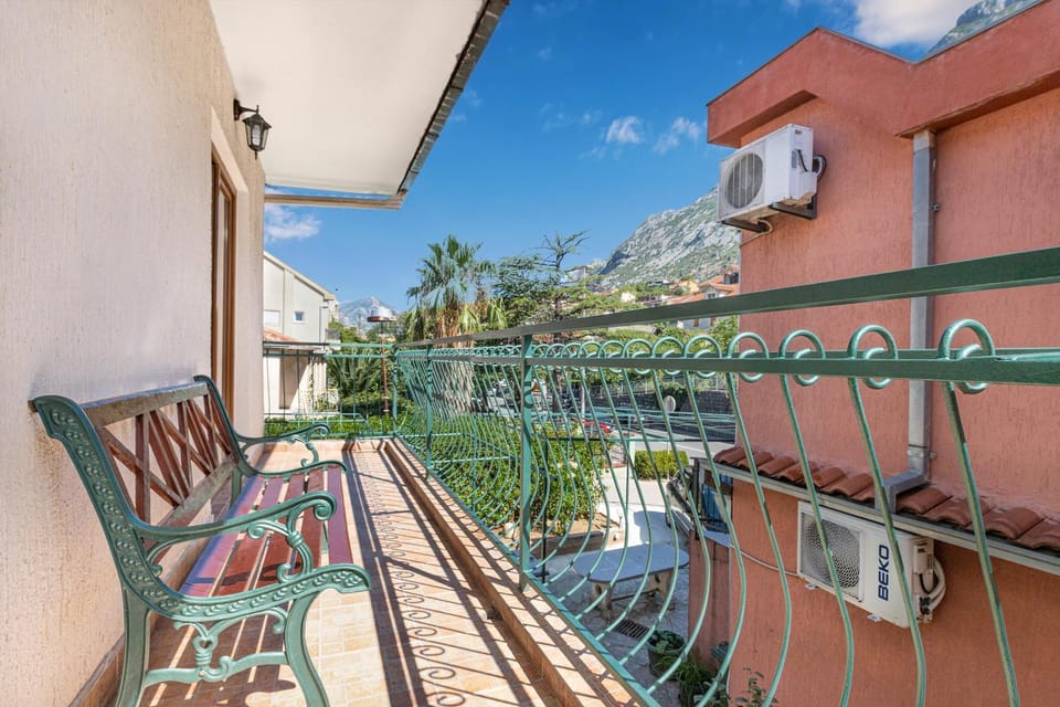 Seafoam apartment Apartment in Dobrota