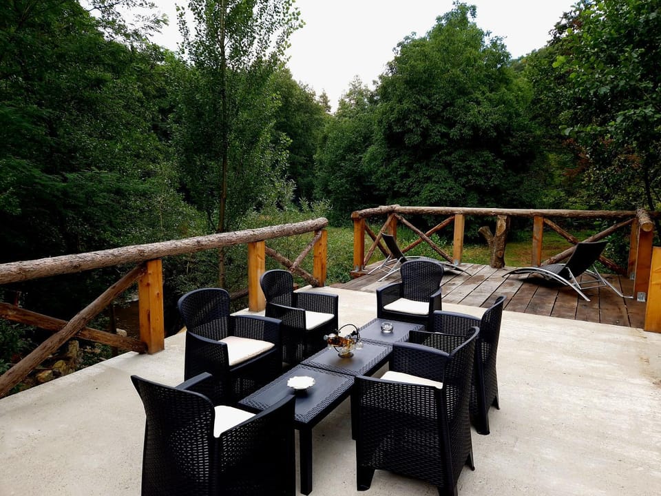 Spring, Day, Natural landscape, Garden, View (from property/room), Balcony/Terrace, Dining area, Garden view