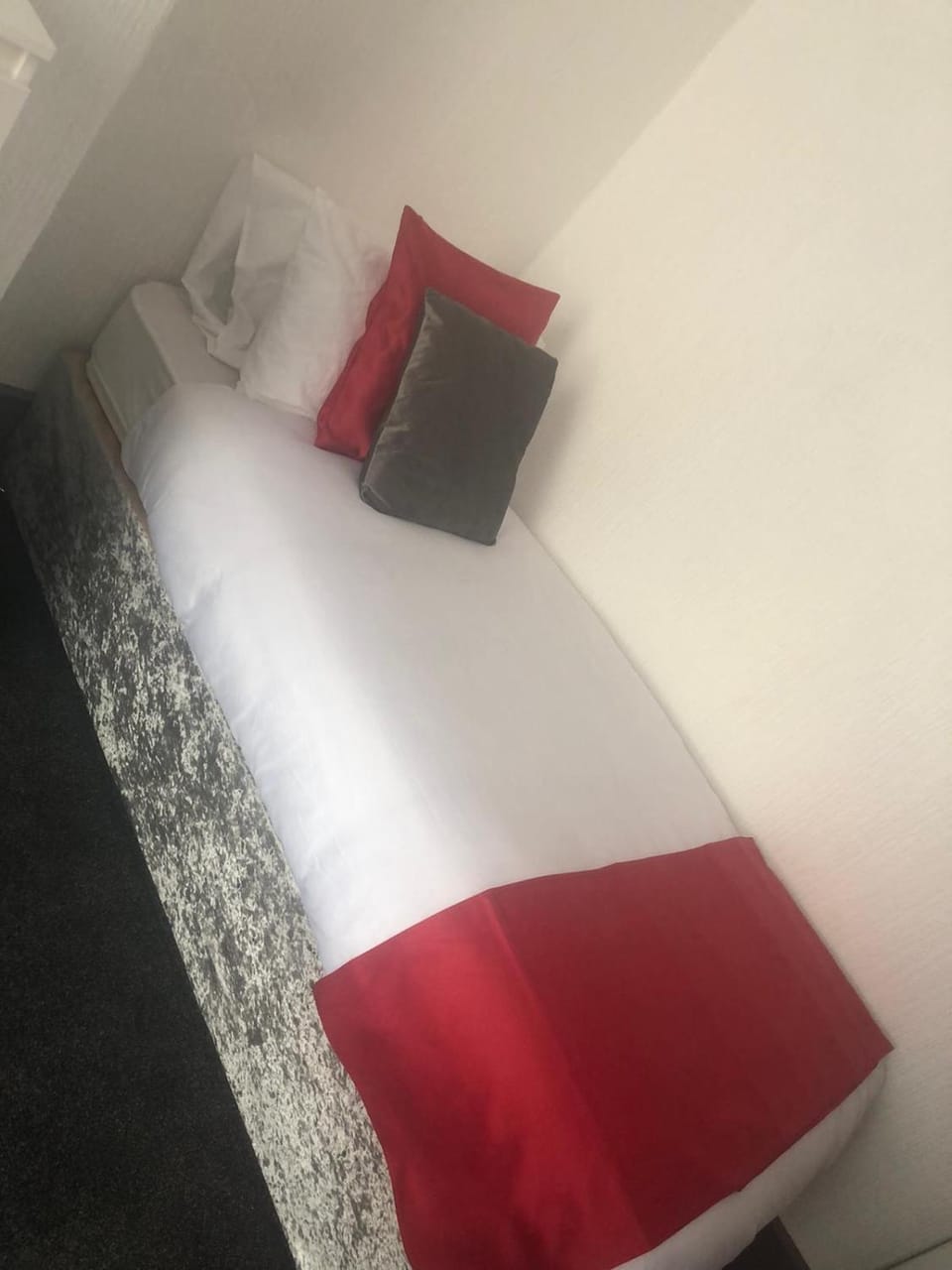 Kirubash Central Pier Hotel Bed and Breakfast in Blackpool
