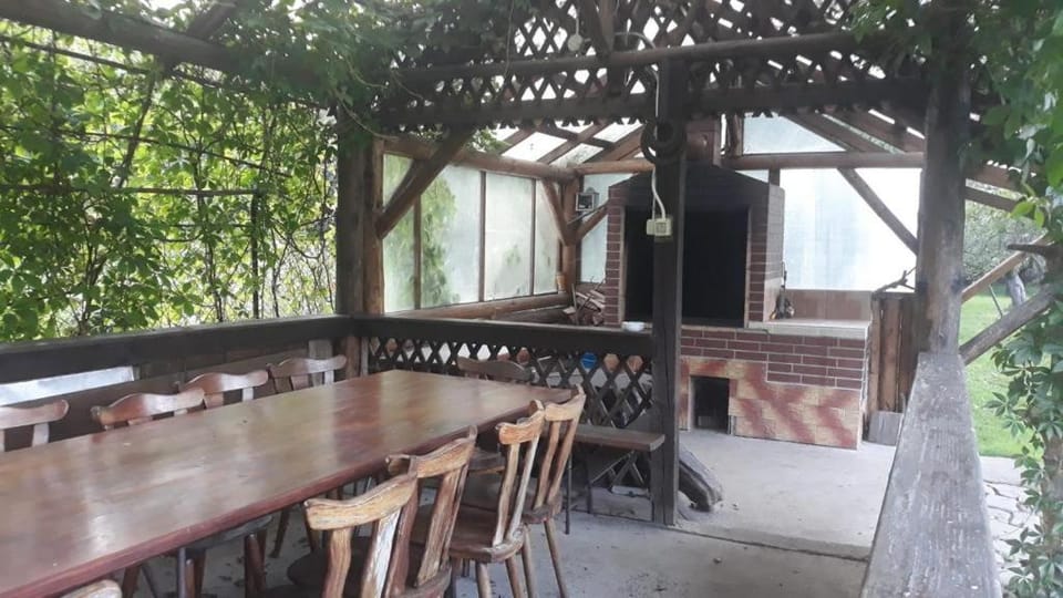 Pensiunea Casa Domniței Sucevița Bed and Breakfast in Romania