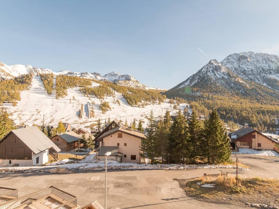 Appartement 3 pièces pour 6 au ski avec parking à Montgenèvre - FR-1-330D-13 Apartment in Montgenèvre