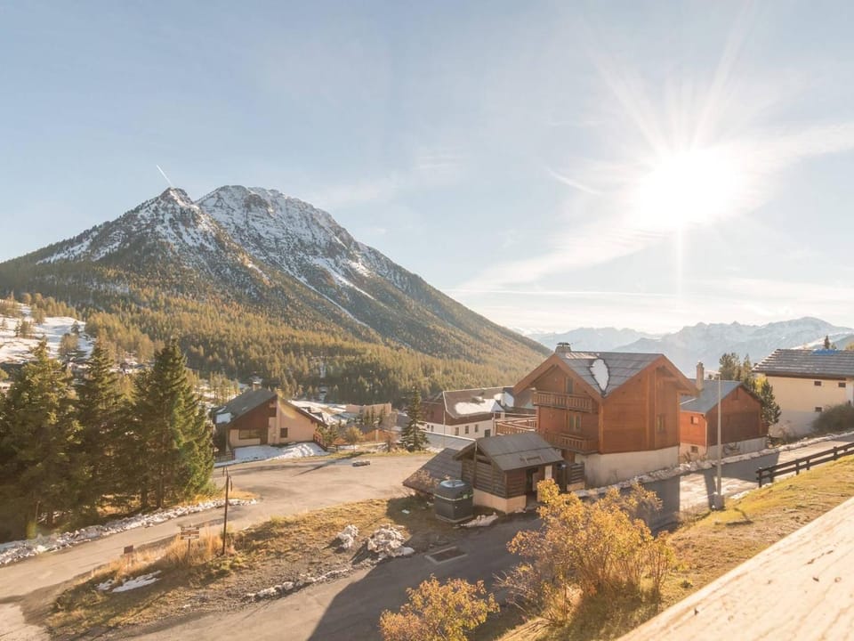 Appartement 3 pièces pour 6 au ski avec parking à Montgenèvre - FR-1-330D-13 Apartment in Montgenèvre