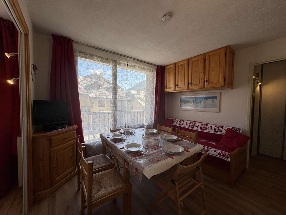 Appartement Montgenèvre - 2 chambres, balcon, lave-linge, TV Apartment in Montgenèvre