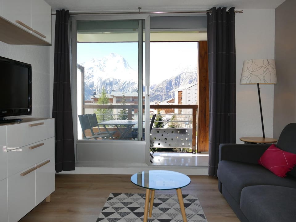 Studio rénové 4 pers avec balcon sud Les 2 Alpes - FR-1-546-20 Apartment in Les Deux Alpes