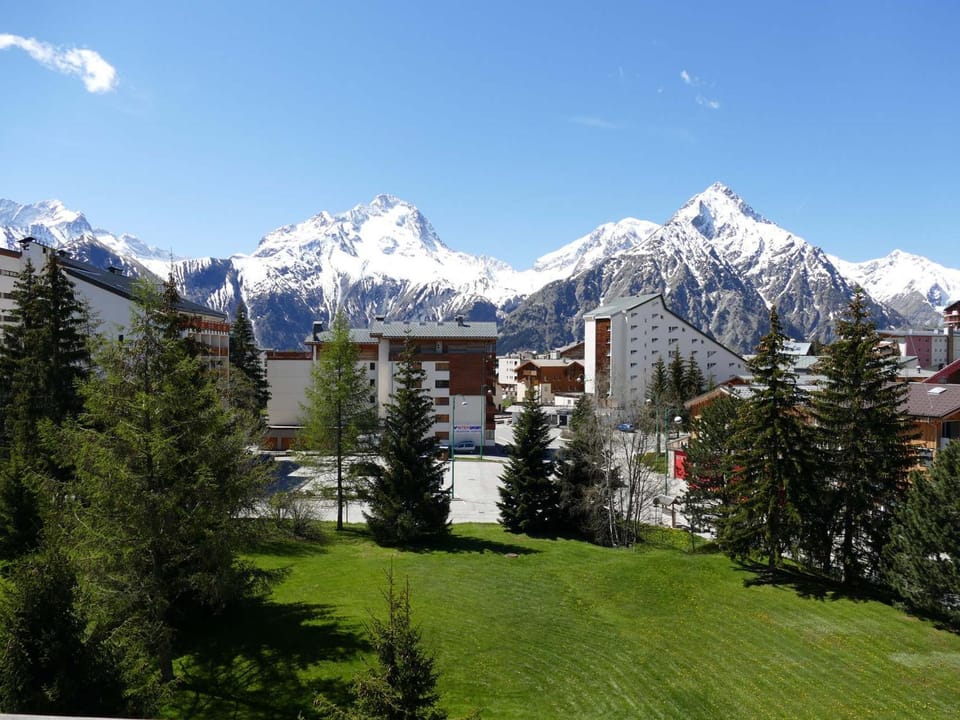Studio rénové 4 pers avec balcon sud Les 2 Alpes - FR-1-546-20 Apartment in Les Deux Alpes