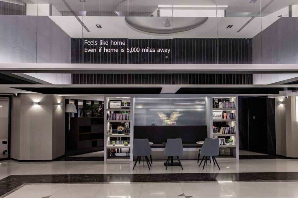 Lobby or reception, Seating area