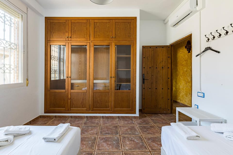 Bed, Bedroom, towels, wardrobe