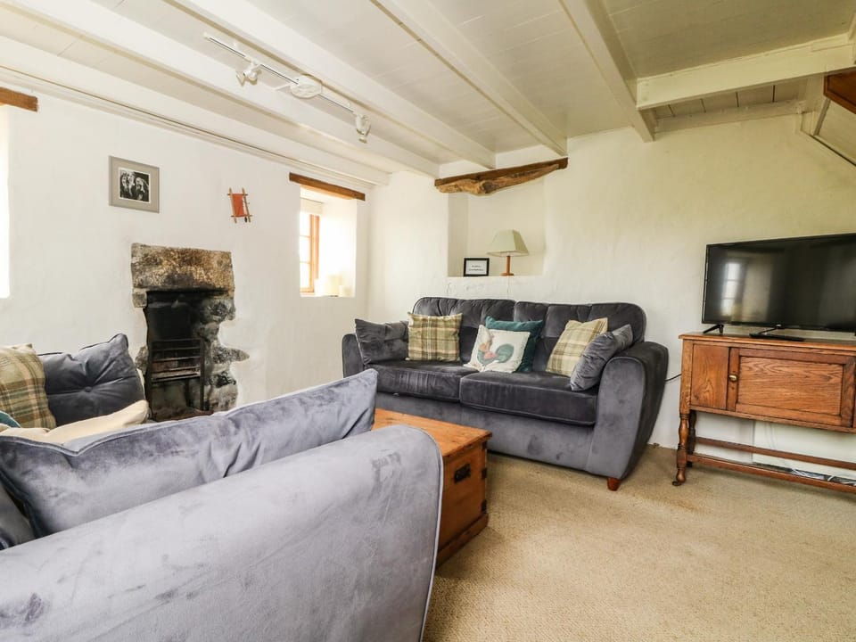 Higher Roskorwell Cottage House in England