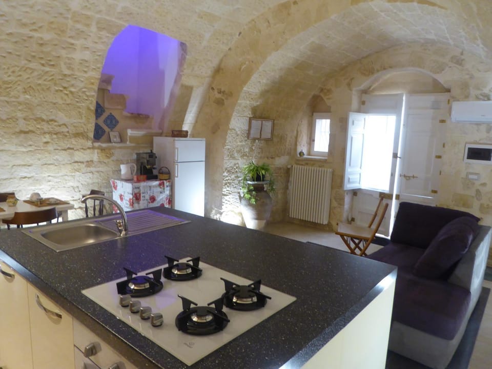 TV and multimedia, Coffee/tea facilities, Kitchen or kitchenette, Living room, Seating area, Dining area, Breakfast, Family, dishwasher, internet, oven, stove, washing machine, air conditioner