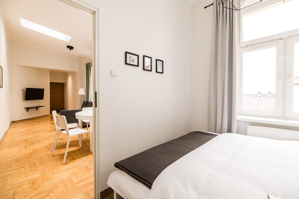 Off site, Day, Seating area, Bedroom