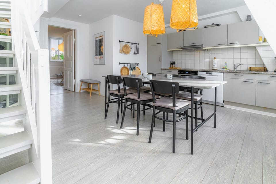 Kitchen or kitchenette, Seating area, Dining area, dishwasher, pet friendly, stove
