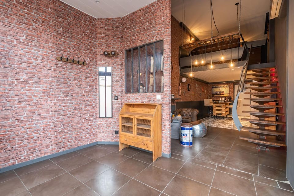 Loft industriel XXL 130m2 - Centre ville - Parking Apartment in Auvergne-Rhône-Alpes