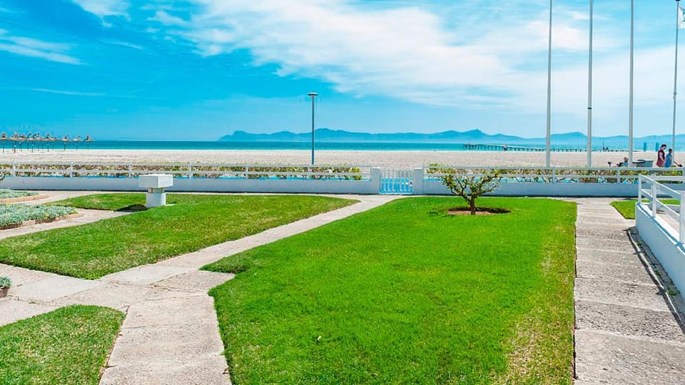 Garden view, Mountain view, Sea view