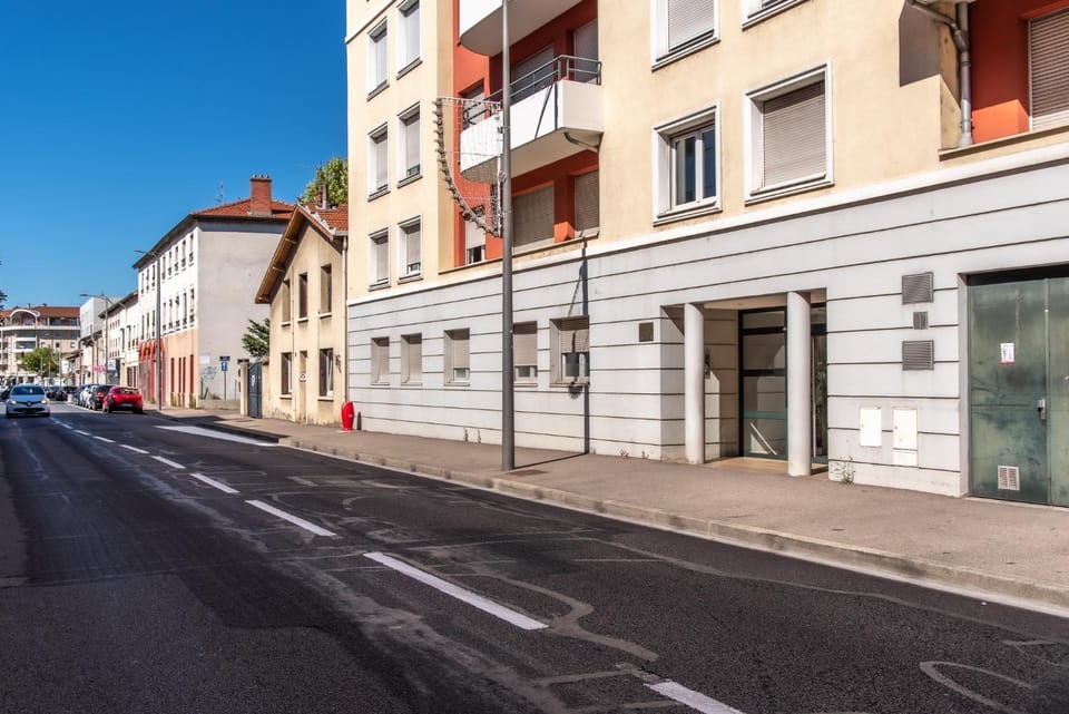 Facade/entrance, Street view