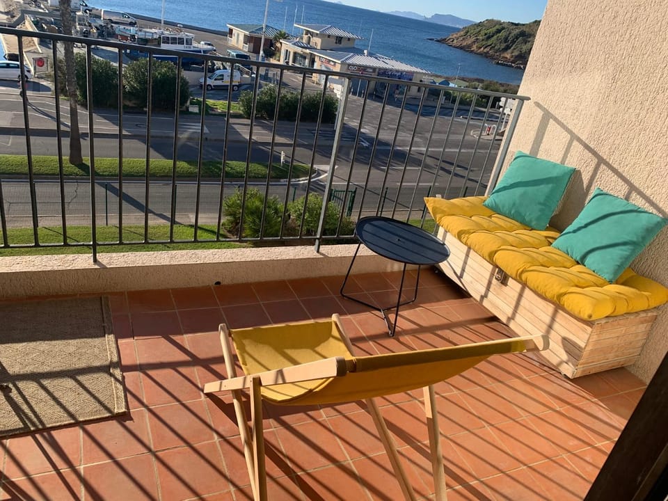 T2 Magnifique vue mer panoramique Apartment in Six-Fours-les-Plages