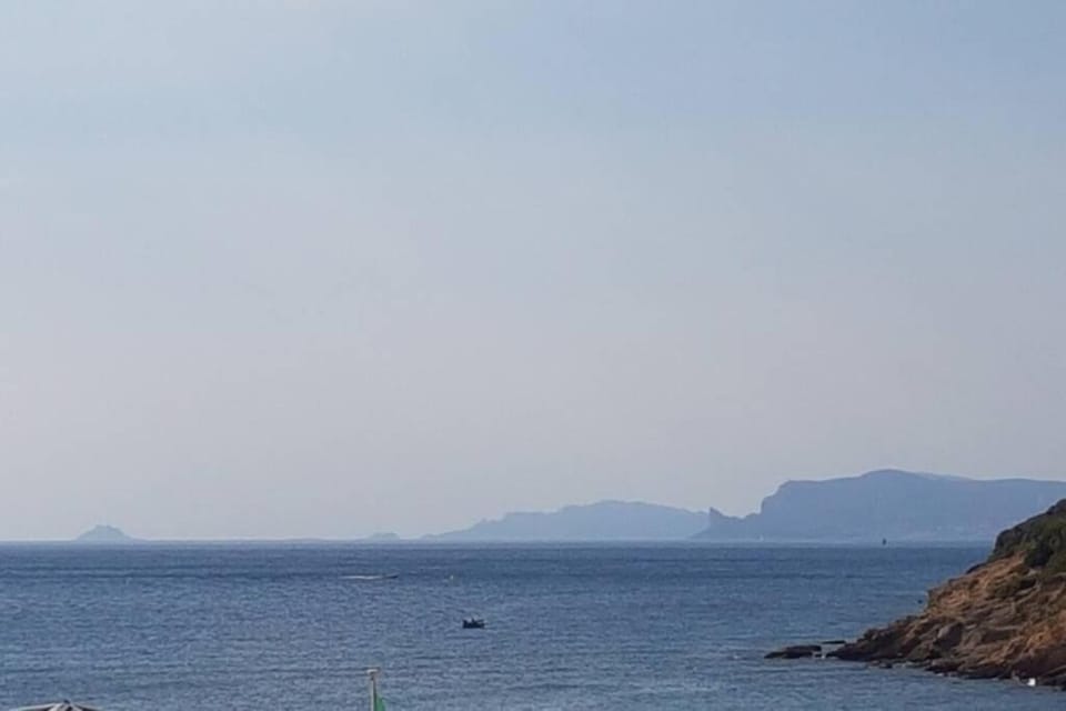 T2 Magnifique vue mer panoramique Apartment in Six-Fours-les-Plages