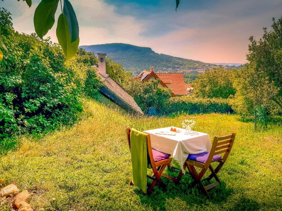 Garden view, Landmark view, Mountain view