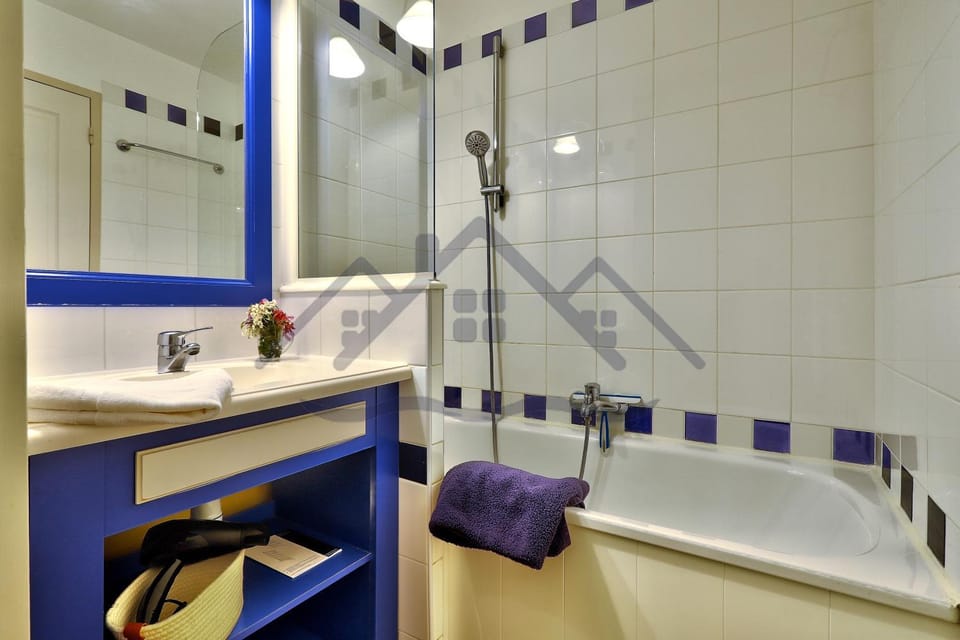 Bathroom, Bath
