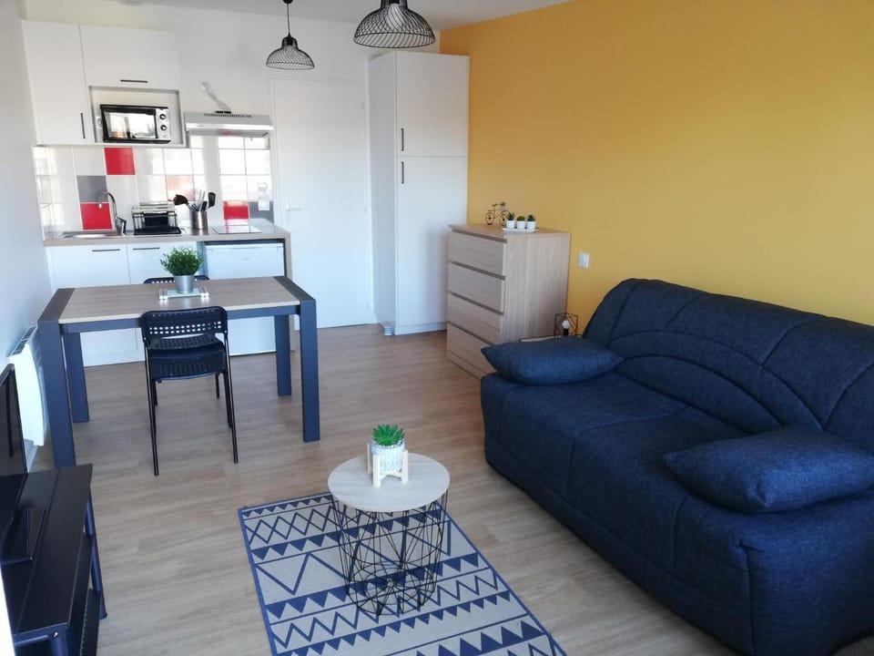TV and multimedia, Kitchen or kitchenette, Living room