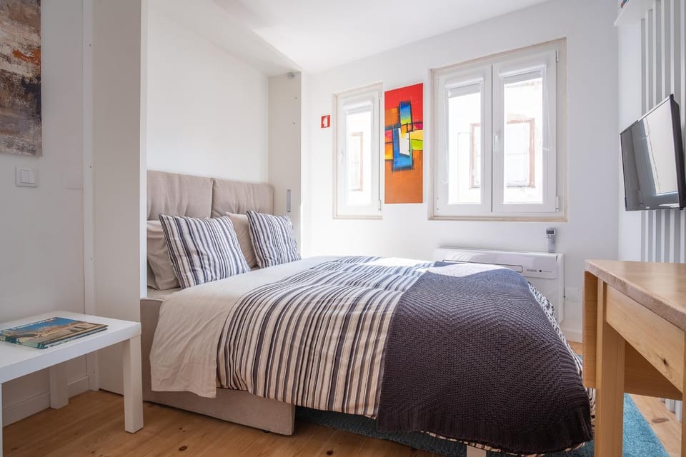 Bed, Living room, Bedroom