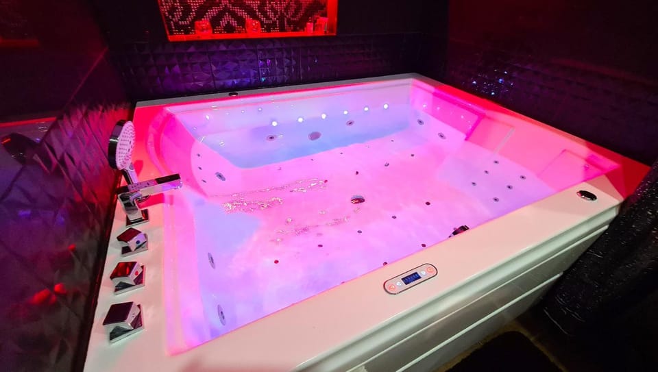 Hot Tub, Bathroom, Bath