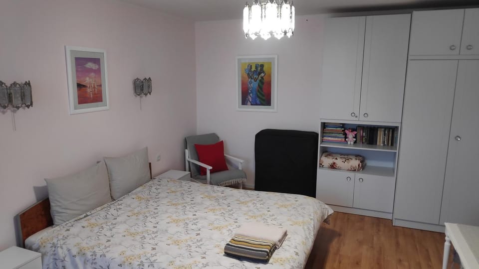 Bed, Photo of the whole room