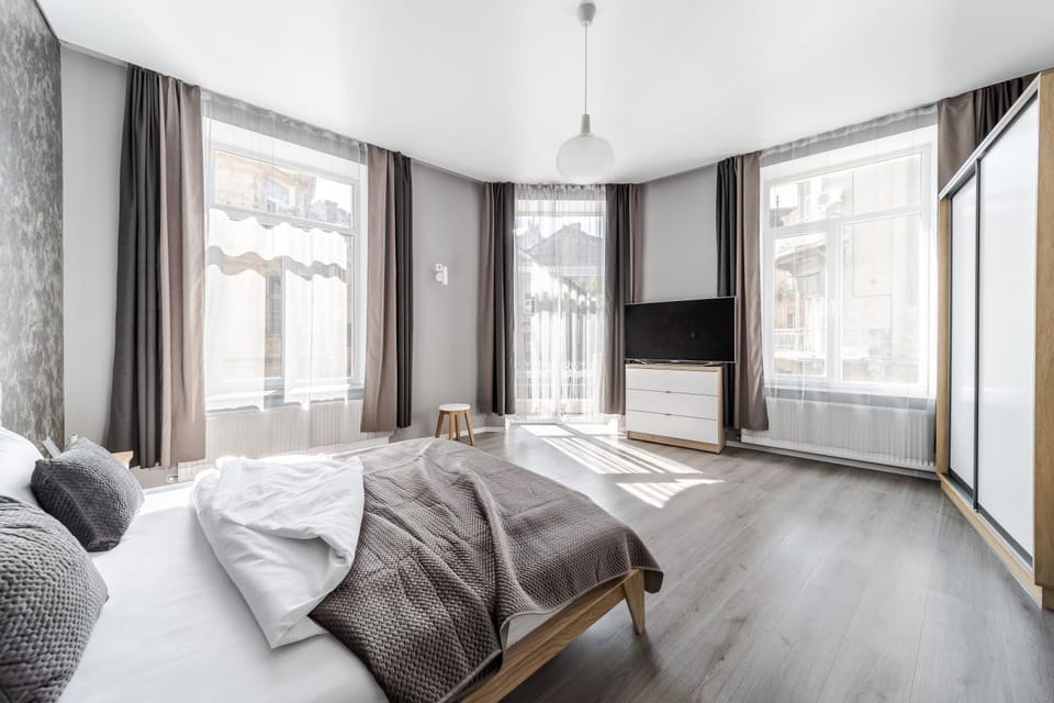 Day, TV and multimedia, Bedroom