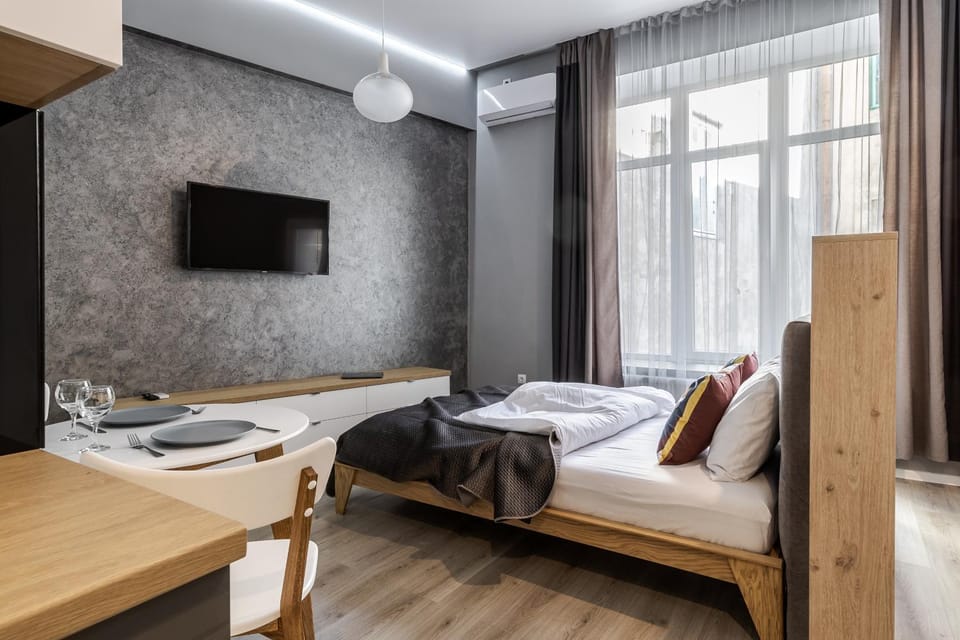 TV and multimedia, Photo of the whole room, Bedroom