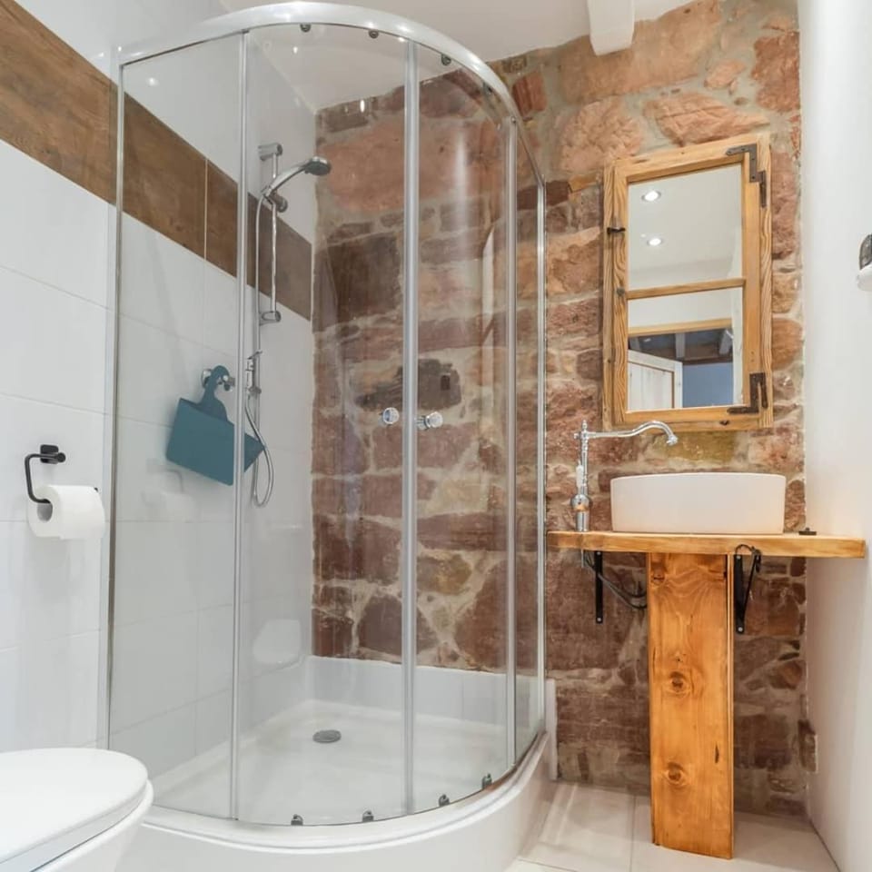 Wozownia Nad Bobrem Farm Stay in Lower Silesian Voivodeship