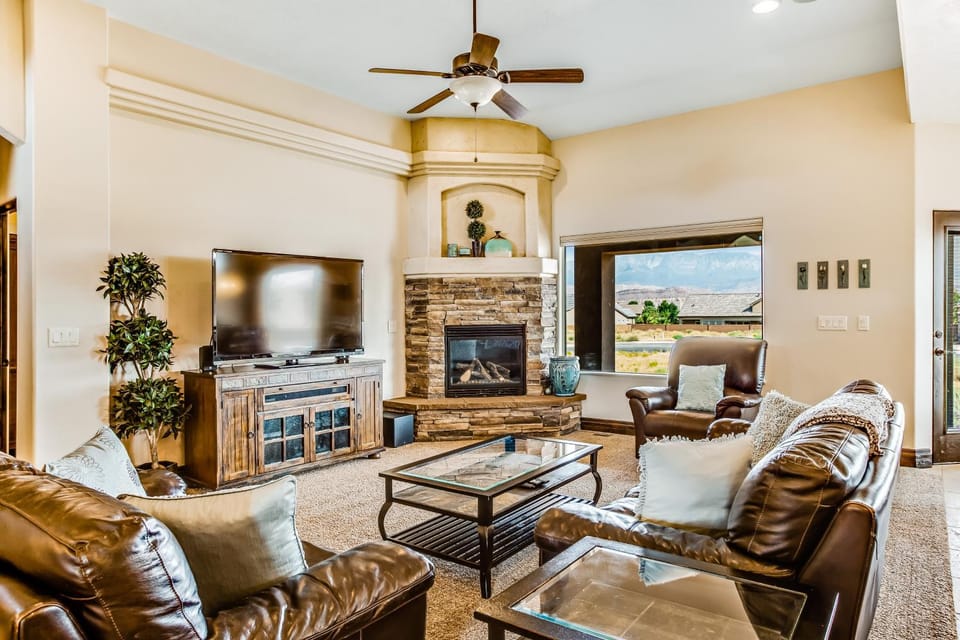 Sand Hollow Holiday House in Hurricane