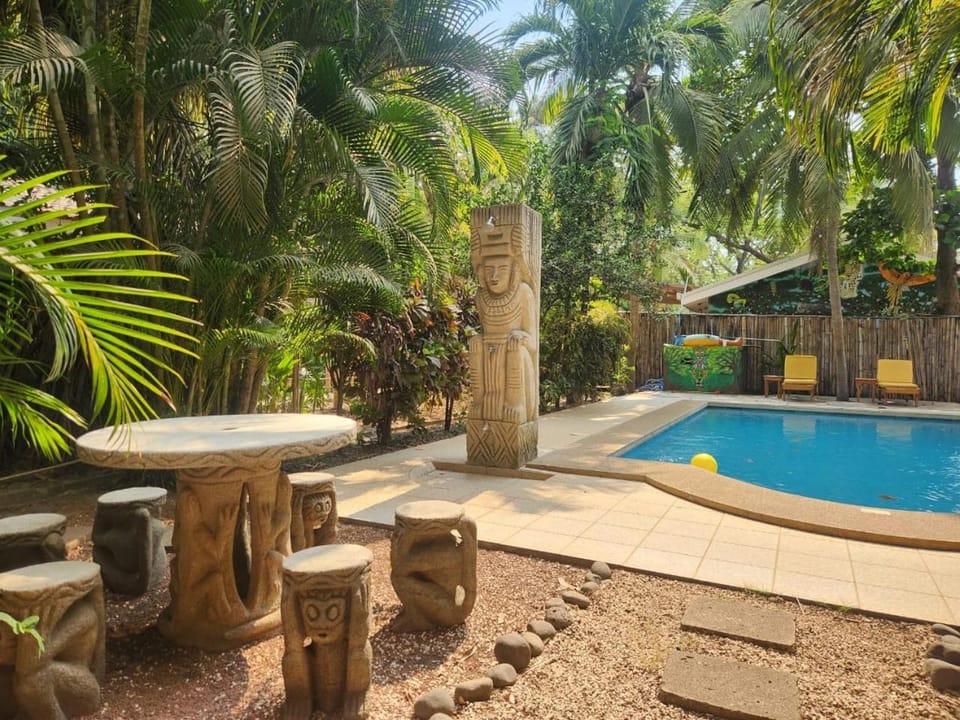 Restaurant/places to eat, Swimming pool, Breakfast