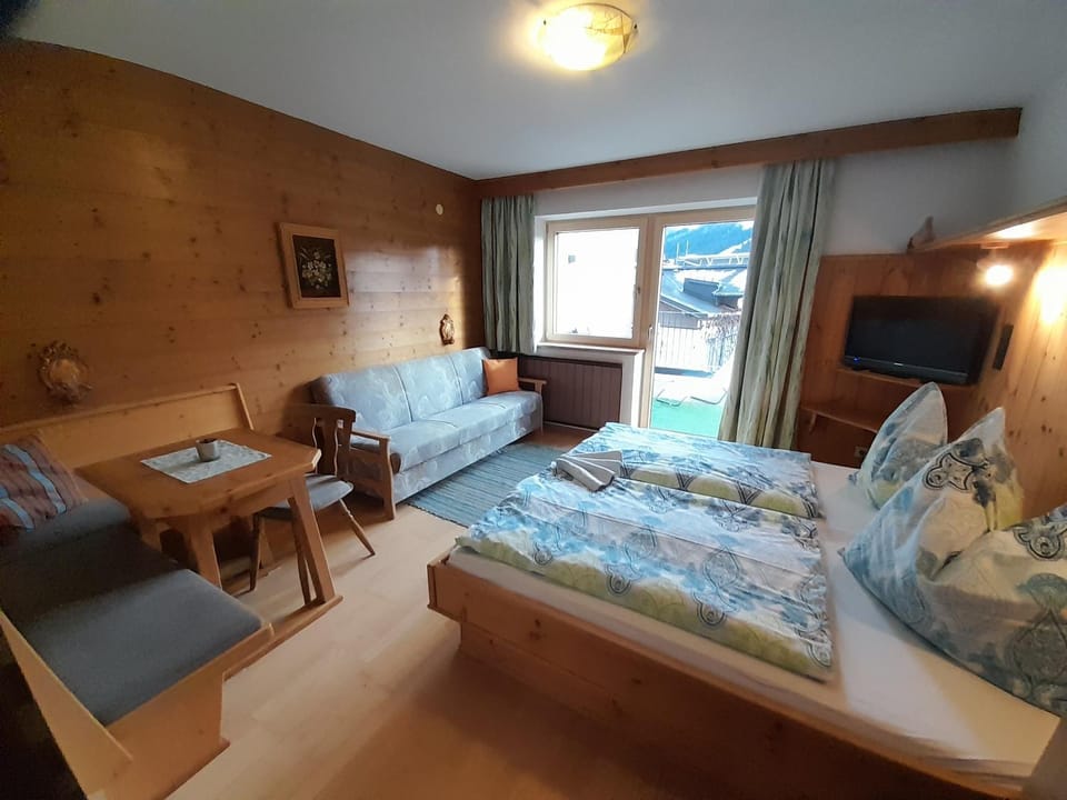 Seating area, Bedroom
