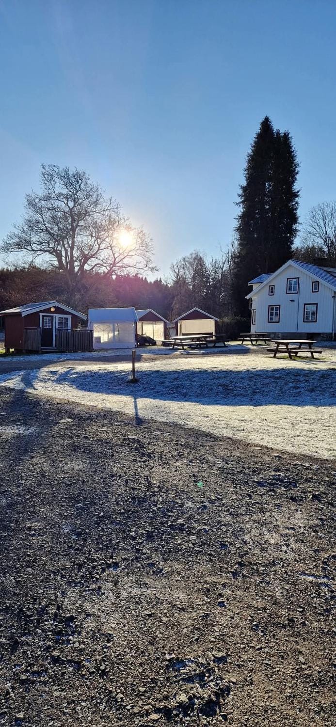 Property building, Patio, Spring, Day, Natural landscape, Winter, On site, Seasons, Time of day, Location, Sunrise