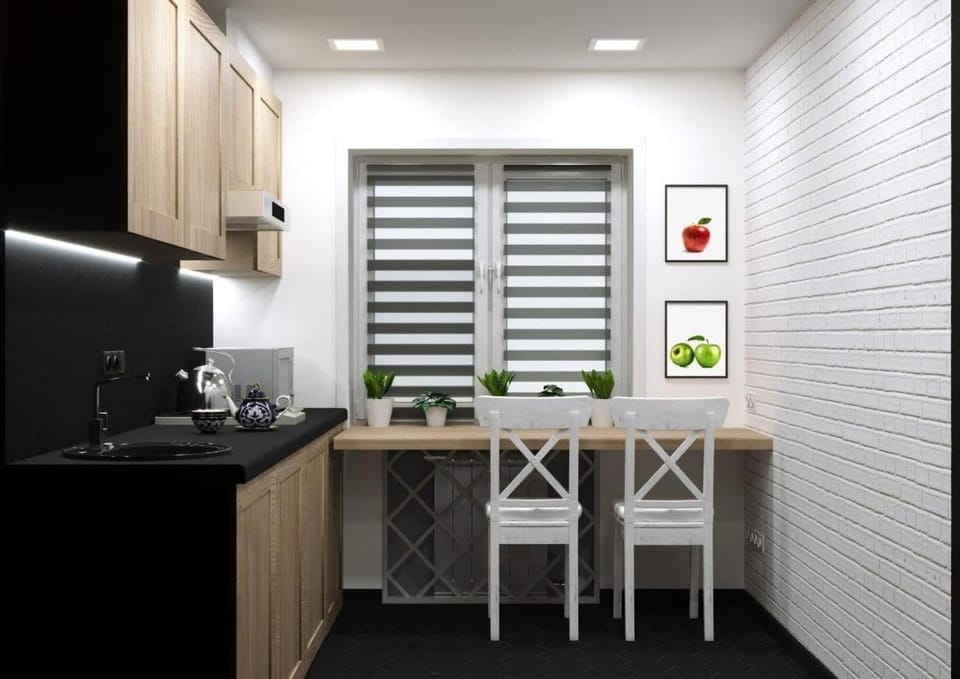 Kitchen or kitchenette, Dining area