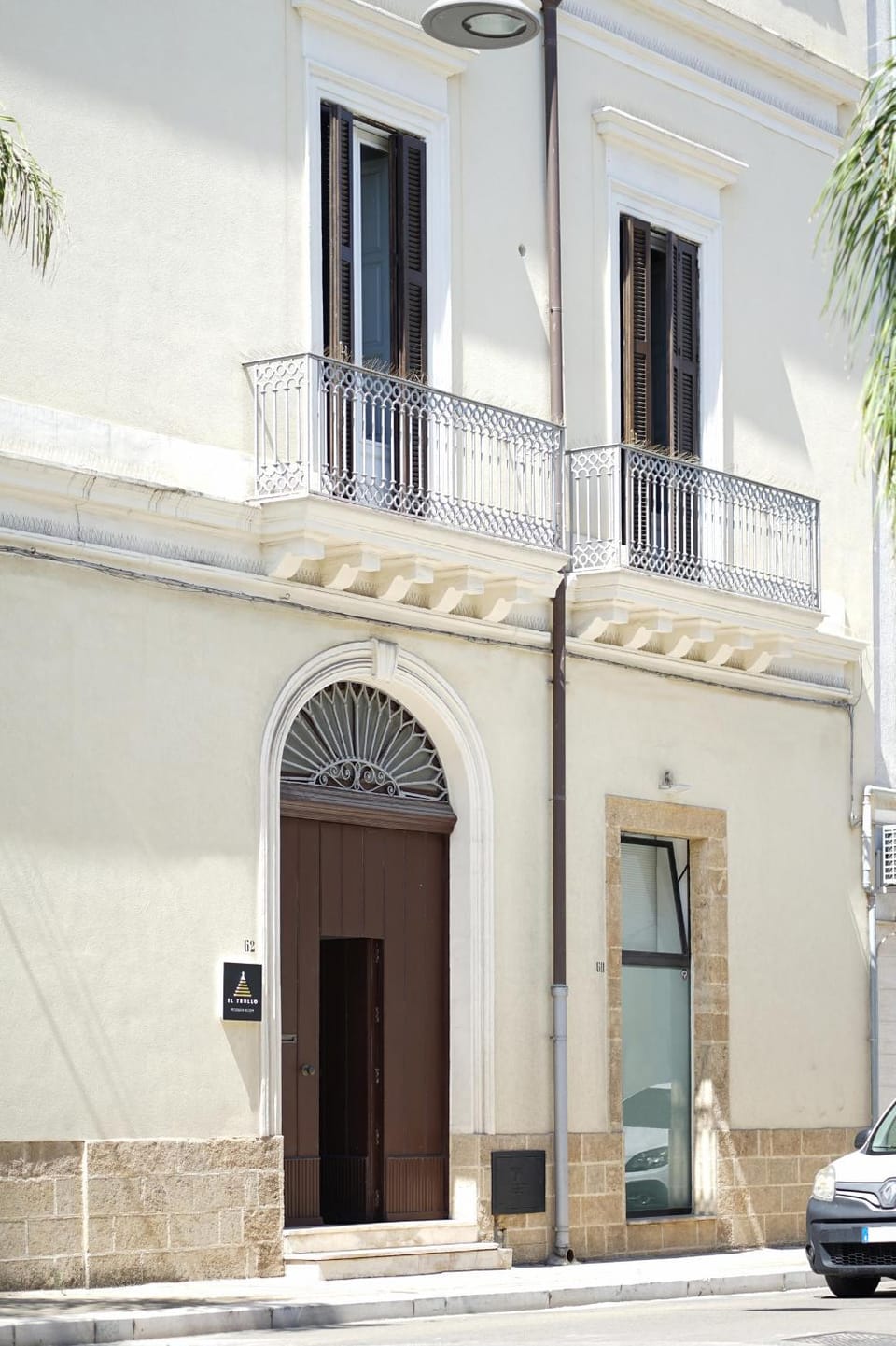 Facade/entrance
