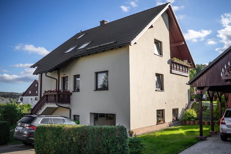 Ferienwohnung in ruhiger Waldrandlage Apartment in Erzgebirgskreis
