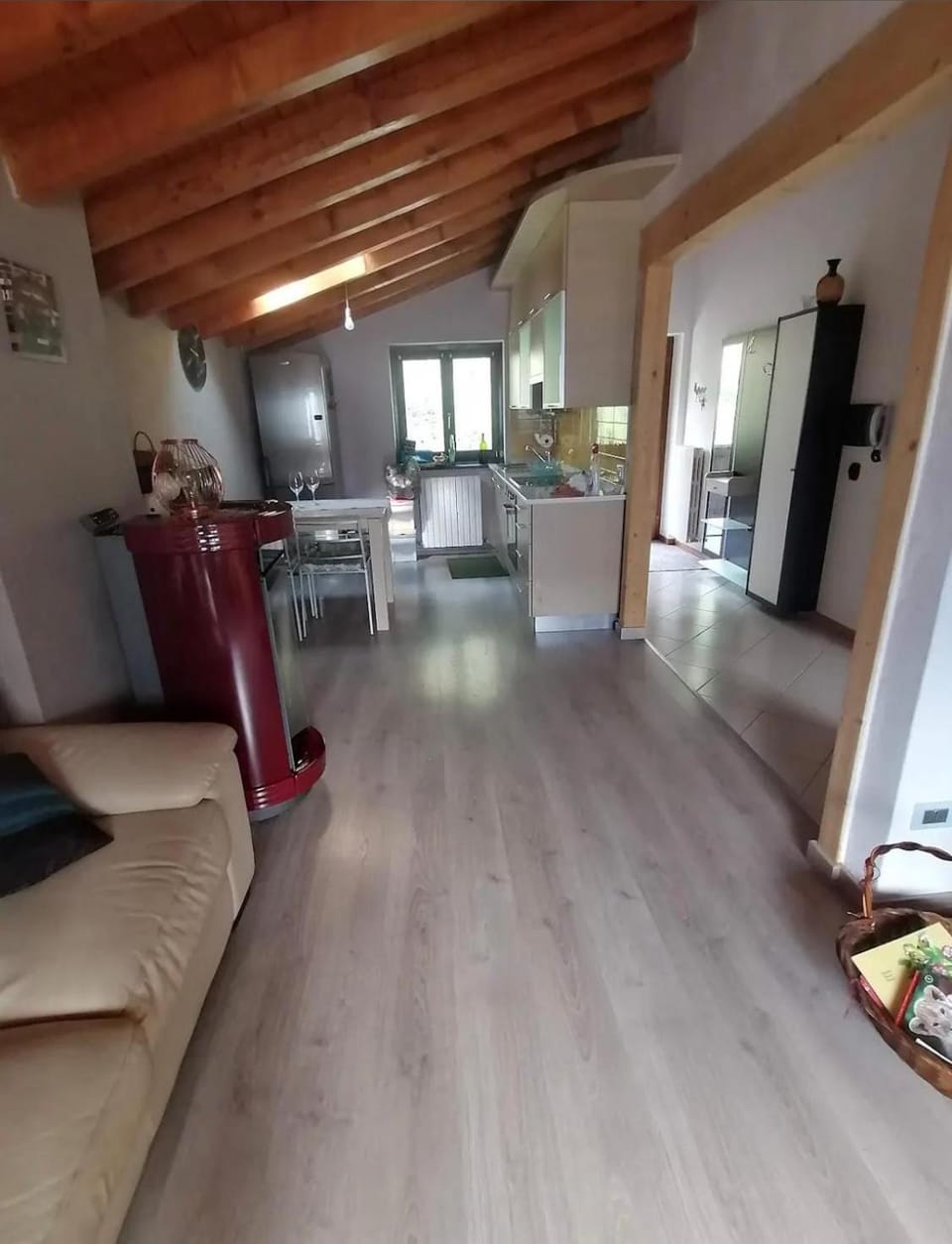 Kitchen or kitchenette, Living room, Dining area, pet friendly, stove
