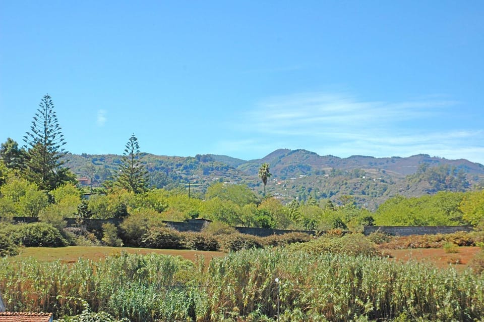 Nearby landmark, Off site, Natural landscape, On site