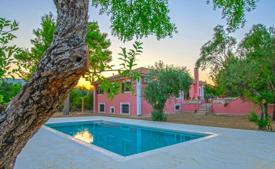 Property building, Garden view, Pool view, Swimming pool