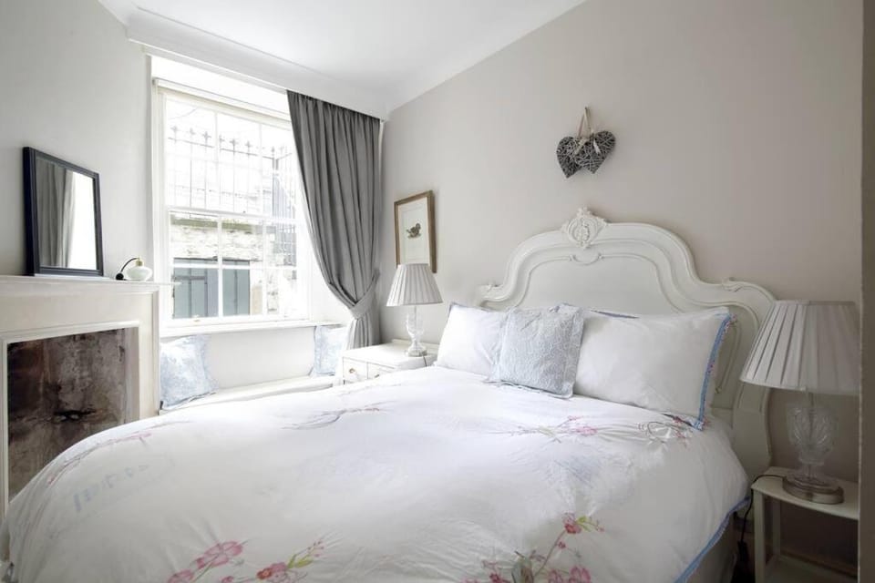 Hamilton Place - Beautiful and central city apartment with private entrance sleeps 4 Apartment in Edinburgh