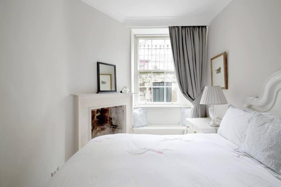 Hamilton Place - Beautiful and central city apartment with private entrance sleeps 4 Apartment in Edinburgh