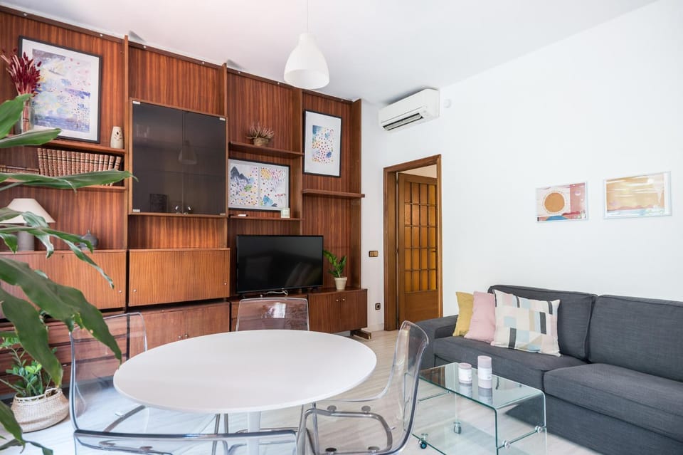 TV and multimedia, Living room, air conditioner
