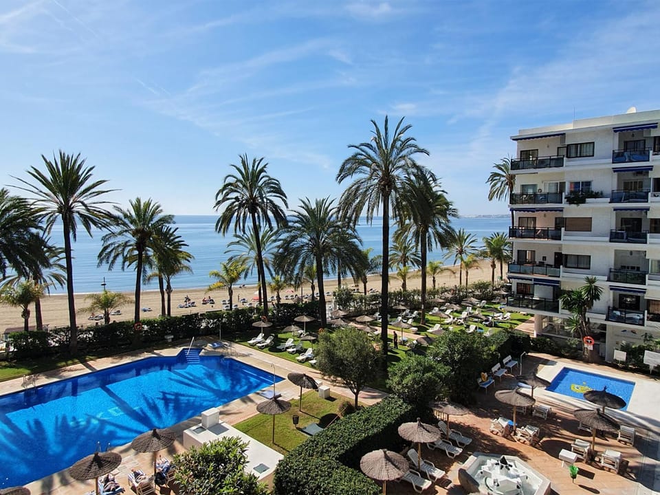 Beach, Swimming pool