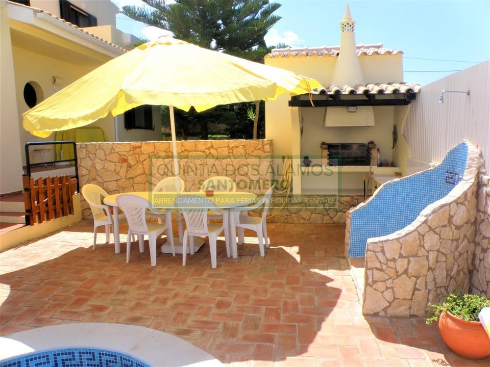 BBQ facilities, Dining area
