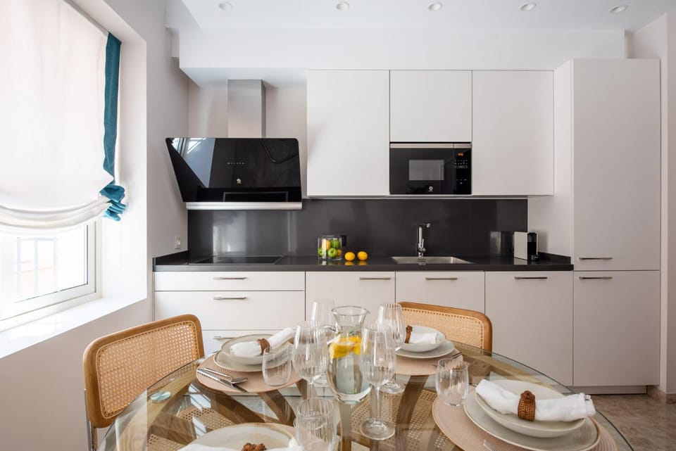 Kitchen or kitchenette, Decorative detail, Dining area