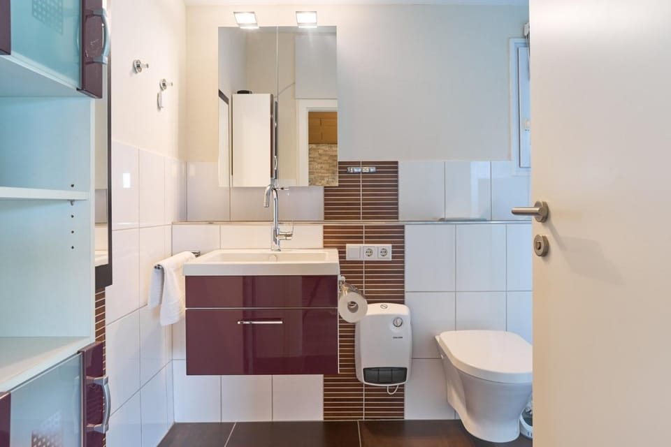 Shower, Toilet, Bathroom