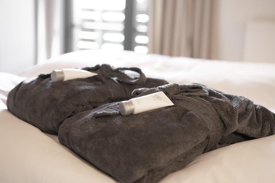 Bathroom, Decorative detail